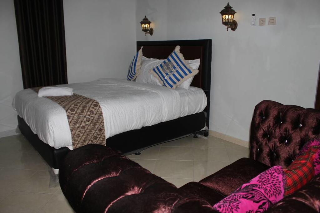 Renaya Griya Hotel Salakan Luaran gambar
